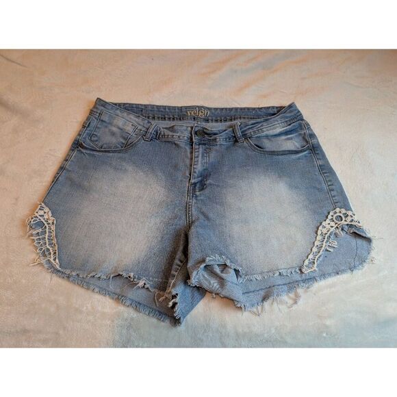 Reign denim shorts size 18 * - Picture 1 of 2